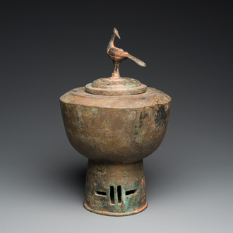 Brûle-parfum en bronze au couvercle orné d'un oiseau, Japon ou Corée, probablement 17ème