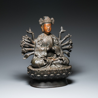 Importante sculpture d'Avalokitesvara à 20 bras en bronze doré, Vietnam, 19/20ème