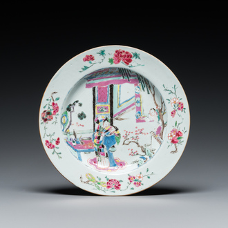 Assiette en porcelaine de Chine famille rose  à décor 'Xi Xiang Ji', Yongzheng