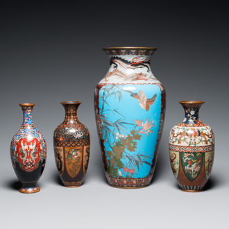 Quatre vases en émaux cloisonnés, Japon, Meiji, 19/20ème