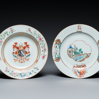 Deux assiettes armoriées en porcelaine de Chine famille rose, Yongzheng/Qianlong