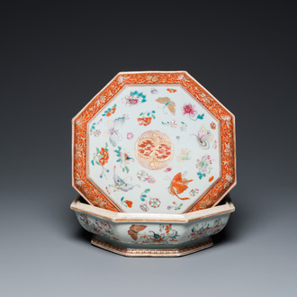 Boîte couverte de forme octogonale en porcelaine de Chine famille rose, rouge de fer et doré, Yongzheng