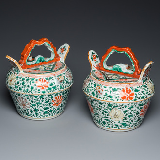 A pair of Chinese famille verte lime pots and covers, Kangxi