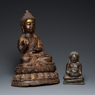 Deux sculptures de Bouddhas en bronze doré, Thaïlande, 19/20ème