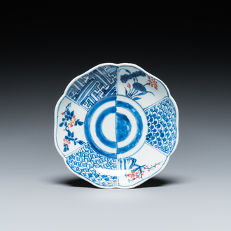 Bol 'Yin et Yang' en porcelaine de Chine en bleu, blanc et rouge de cuivre de type ko-sometsuke pour le marché japonais, Tianqi/Chongzhen