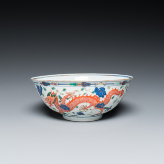 Bol en porcelaine de Chine wucai à décor de dragons, marque minyao et époque de Daoguang