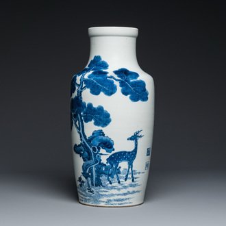 Vase en porcelaine de Chine en bleu et blanc à décor d'un cerf et d'une grue, marque de Tao Cheng Tang 陶成堂, 18/19ème