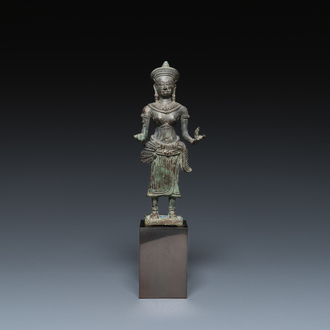 Sculpture de la déesse Lakshmi en bronze, Khmer, Cambodge, époque Angkor, 12ème