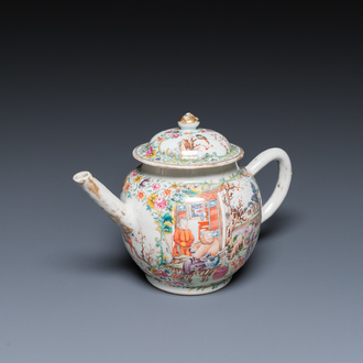 Théière couverte en porcelaine de Chine famille rose à sujet mandarin, Qianlong