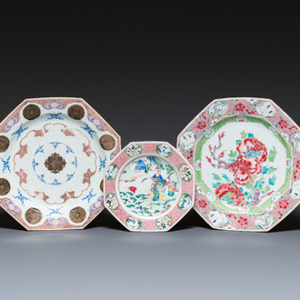 Drie Chinese octagonale famille rose schotels, Yongzheng/Qianlong