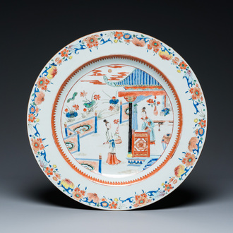 Plat en porcelaine de Chine rose-verte à décor d'une scène du 'Xi Xiang Ji', Yongzheng