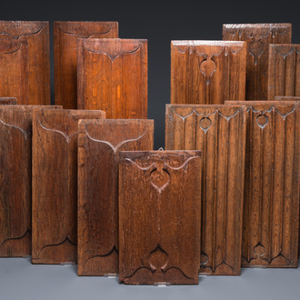 Een collectie van 15 gestoken houten briefpanelen, vnl. Vlaanderen, 14/16e eeuw