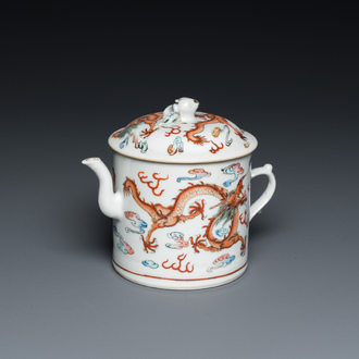 Théière couverte en porcelaine de Chine famille rose à décor de dragons, marque de Qingwan 清玩, 19ème