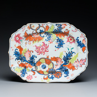 Plat en porcelaine de Chine famille rose à décor dit 'pseudo-feuilles de tabac', Qianlong