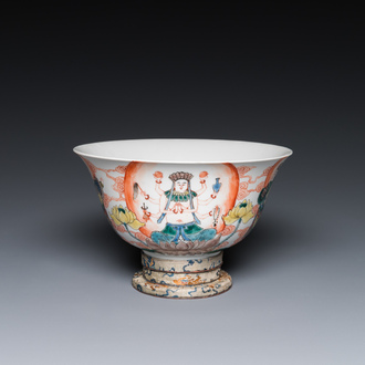 A rare Chinese famille verte 'Avalokitesvara' bowl, Da Xiong Bao Dian 大雄寶殿 mark, 19th C.