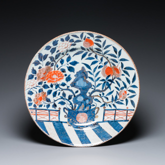 Grand plat en porcelaine Imari de Japon, Edo, 18ème