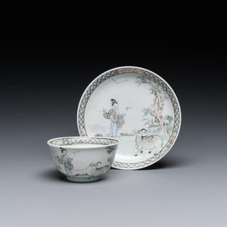 Tasse et soucoupe en porcelaine de Chine à décor de Lan Caihe en grisaille, Yongzheng