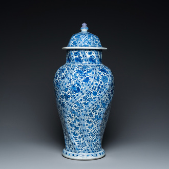 A Chinese blue and white vase and cover, Kangxi