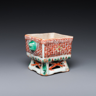 A small Chinese wucai ko-sometsuke incense bowl on stand for the Japanese market, Transitional period