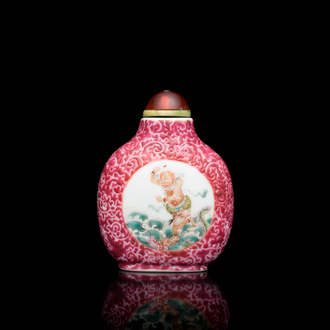 A Chinese famille rose sgraffito-ground snuff bottle, Qianlong mark, 19th C.