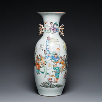 Vase en porcelaine de Chine famille rose à décor des deux côtés, signé Xia Jingguang 夏靜廣, République