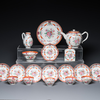 Service à thé de 20 pièces en porcelaine de Chine famille rose à décor floral, Qianlong