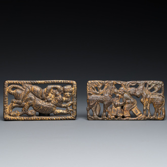 Deux plaques de ceinture en bronze doré, Chine, culture Xiongnu, Qin