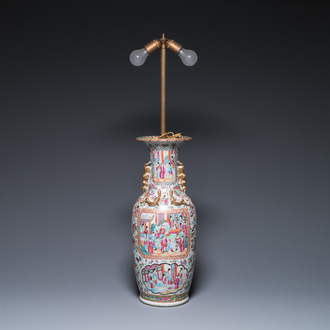Vase en porcelaine de Chine famille rose de Canton monté en lampe, 19ème