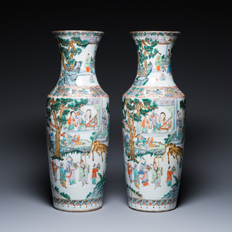 Paire de vases en porcelaine de Chine famille verte de Canton à décor de scènes de jardin, 19ème