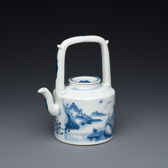 Een Chinese blauw-witte theepot met een fraai landschap, Chenghua merk, Kangxi