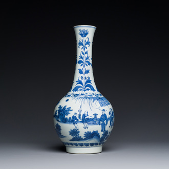 Vase de forme bouteille en porcelaine de Chine en bleu et blanc, époque Transition