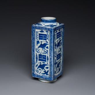 Vase de forme 'cong' en porcelaine de Chine en bleu et blanc à décor de grues et de trigrammes, Jiajing/Wanli