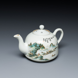 Théière couverte en porcelaine de Chine qianjiang cai, signée Wang Xiaoting 汪小亭 , datée 1950