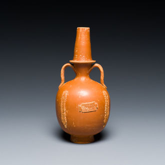 Vase amphorisque romain en sigillé décoré de palmettes et d'un frise de texte, Afrique du Nord, 1er/3ème