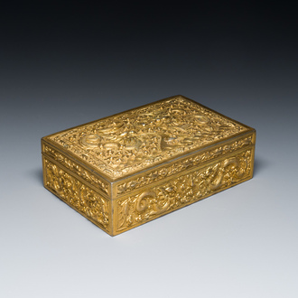 Boîte couverte rectangulaire en argent doré à décor de dragons pour le Vietnam, marque de He Sheng 和盛, 19ème