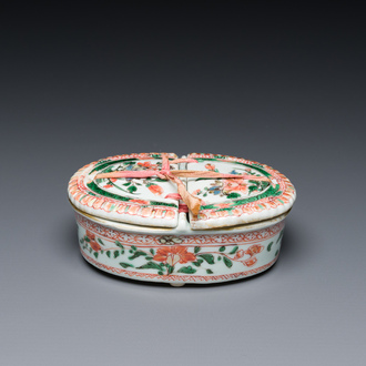 Rare boîte à épices couverte en porcelaine de Chine famille verte, Kangxi