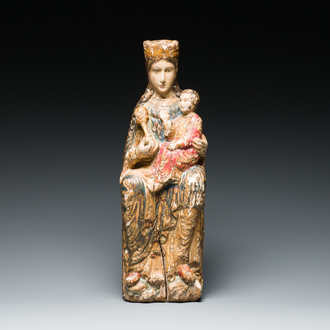 Vierge à l'Enfant en majesté ou Sedes Sapientiae en bois sculpté et polychromé, probablement France, 15ème