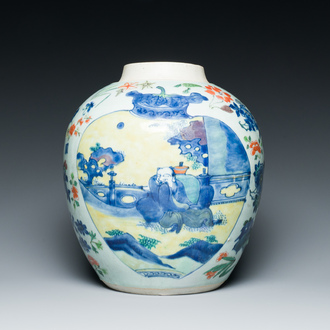 Pot en porcelaine de Chine wucai à décor d'un qilin et d'un sage, marque en sceau Zhao 朝, époque Transition