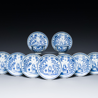 Neuf soucoupes et deux tasses en porcelaine de Chine en bleu et blanc à décor de la Vierge à l'Enfant, Kangxi