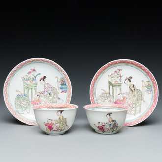 Paire de tasses et soucoupes en porcelaine de Chine famille rose à décor d'une femme et d'un garçon, Yongzheng