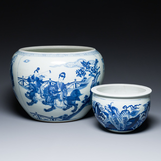 Deux aquariums ou jardinières en porcelaine de Chine en bleu et blanc, 19/20ème