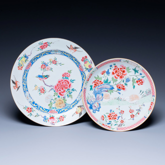 Un plat en porcelaine de Chine famille rose à décor d'oiseaux et une coupe à décor de cailles, Yongzheng/Qianlong