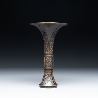 A fine and rare Chinese bronze vase with floral design in the style of Hu Wenming 胡文明, 'gu 觚', Ming