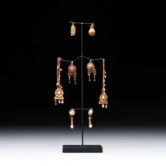 Three pairs of gold earrings with pearls and two gold pendants, Roman Era, 2nd/3rd C.