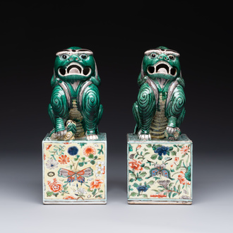 A pair of Chinese famille verte Buddhist lions, 19th C.