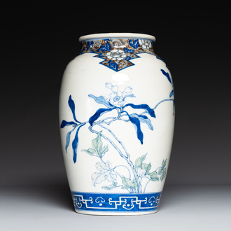 A fine Japanese blue, white and copper-red vase, Kato Shigeju 加藤繁十 mark, 19th C.