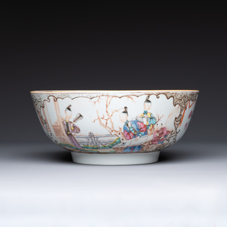 A Chinese famille rose 'mandarin subject' bowl, Qianlong