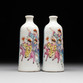 A pair of Chinese famille rose snuff bottles, Qianlong mark, 19th C.