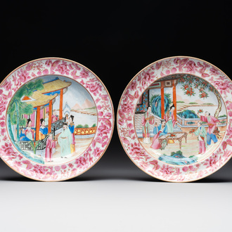 A pair of unusual and fine Chinese Canton famille rose deep dishes, 19th C.