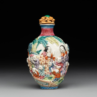 A Chinese famille rose moulded snuff bottle, Qianlong mark, late 18th/early 19th C.